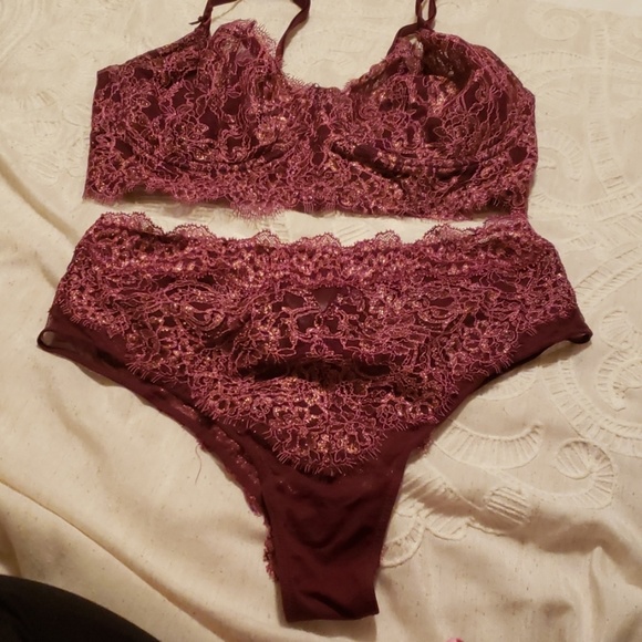 ❤ VICTORIA SECRETS LACE SET ❤ - Picture 2 of 6
